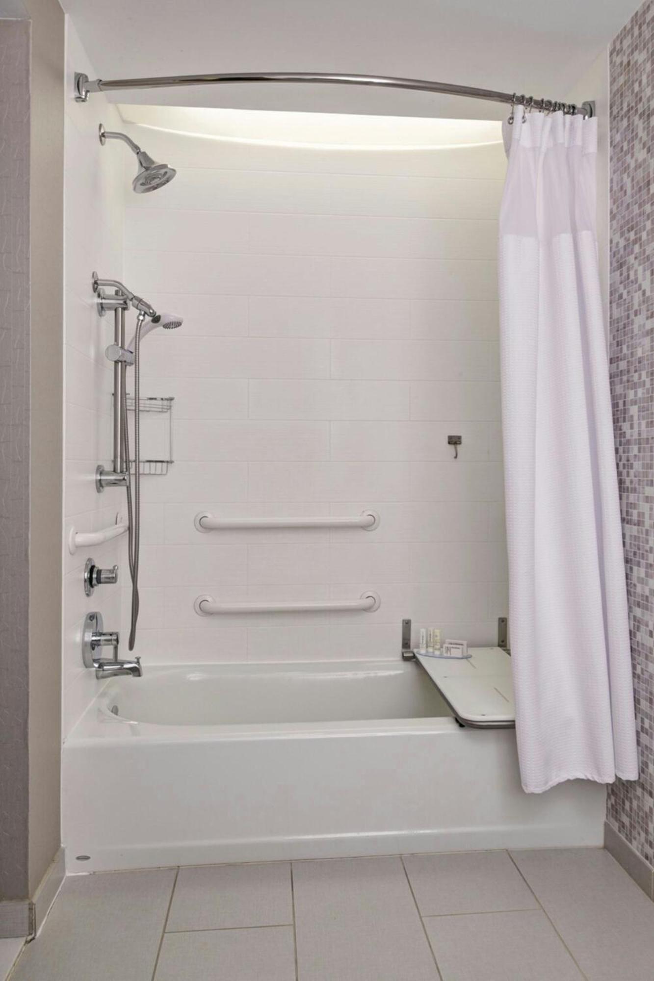 Hotel Springhill By Marriott Detroit Metro Airport