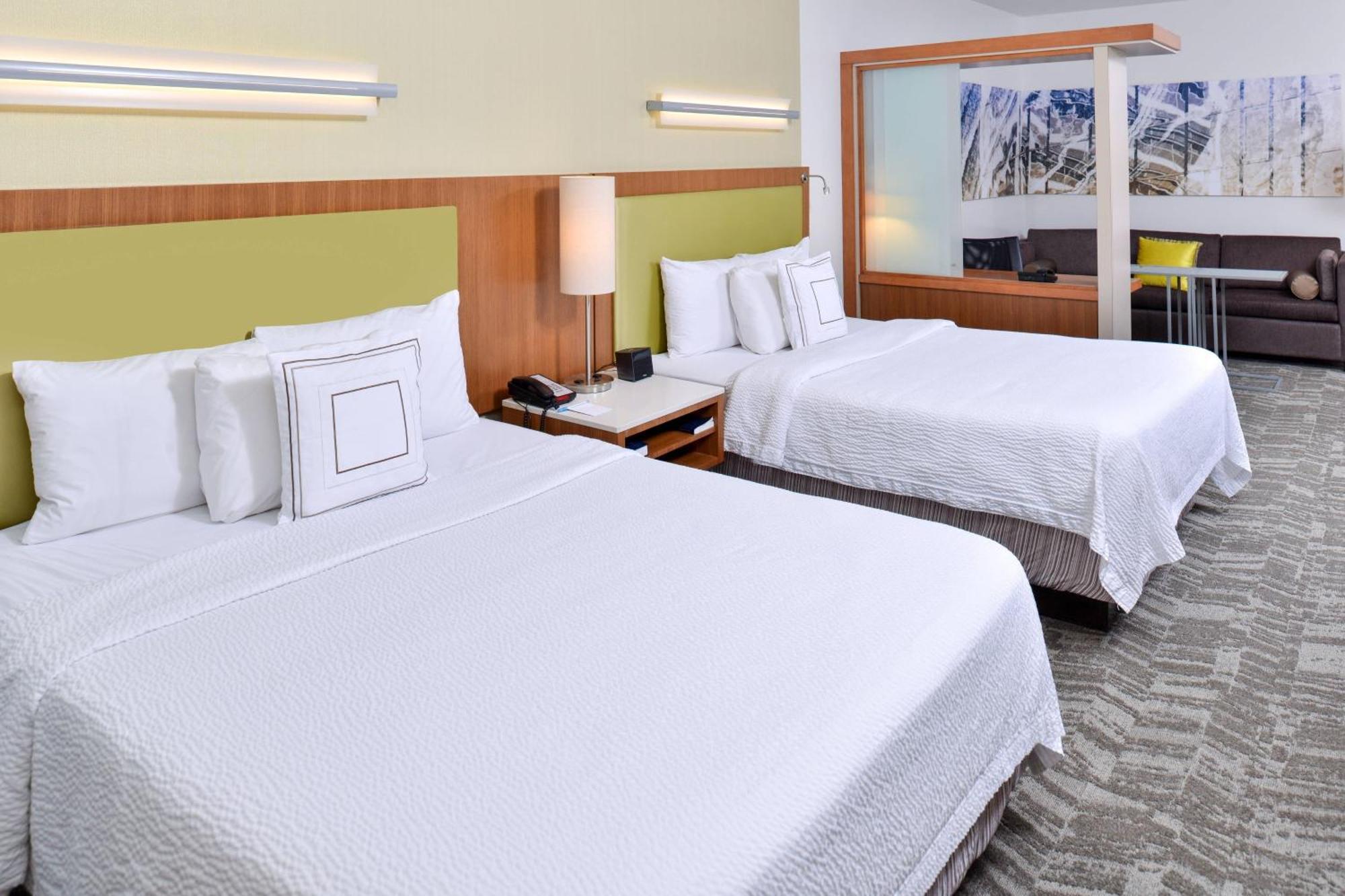 Hotel Springhill By Marriott Detroit Metro Airport 3*